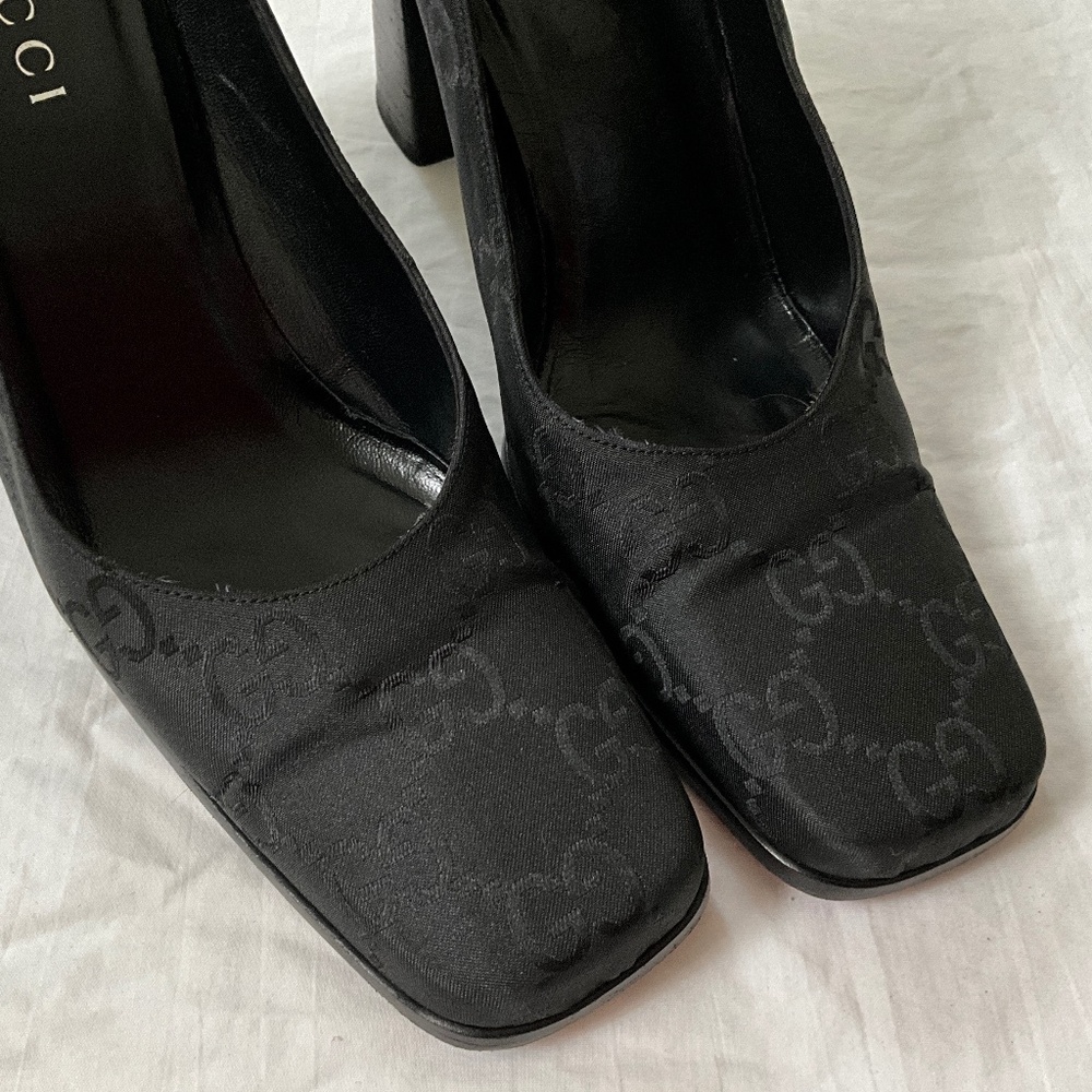 GUCCI Classic Monogram Canvas Pumps Size 9 Black - Picture 2 of 12
